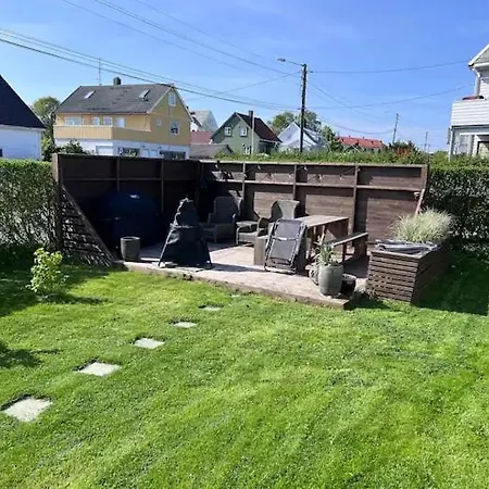 アパート Modern And With Charming Garden