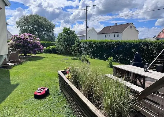 Modern And With Charming Garden ハウゲスン