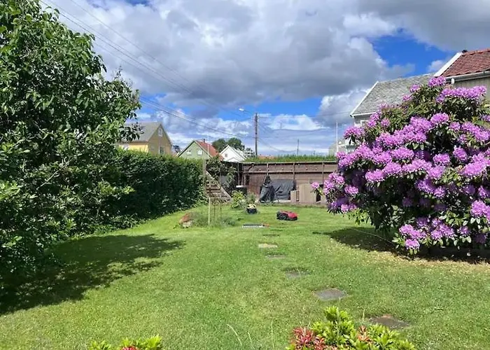 Modern And With Charming Garden Haugesund